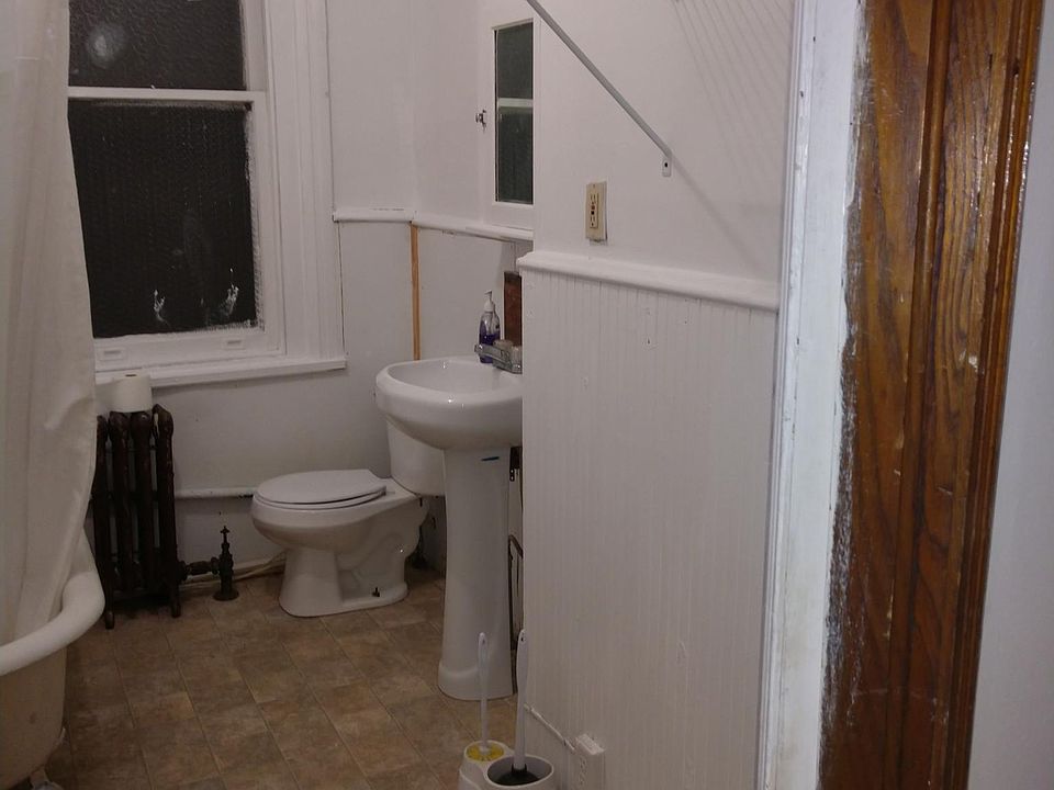 Bathroom with clawfoot tub. Great for ice bathing
