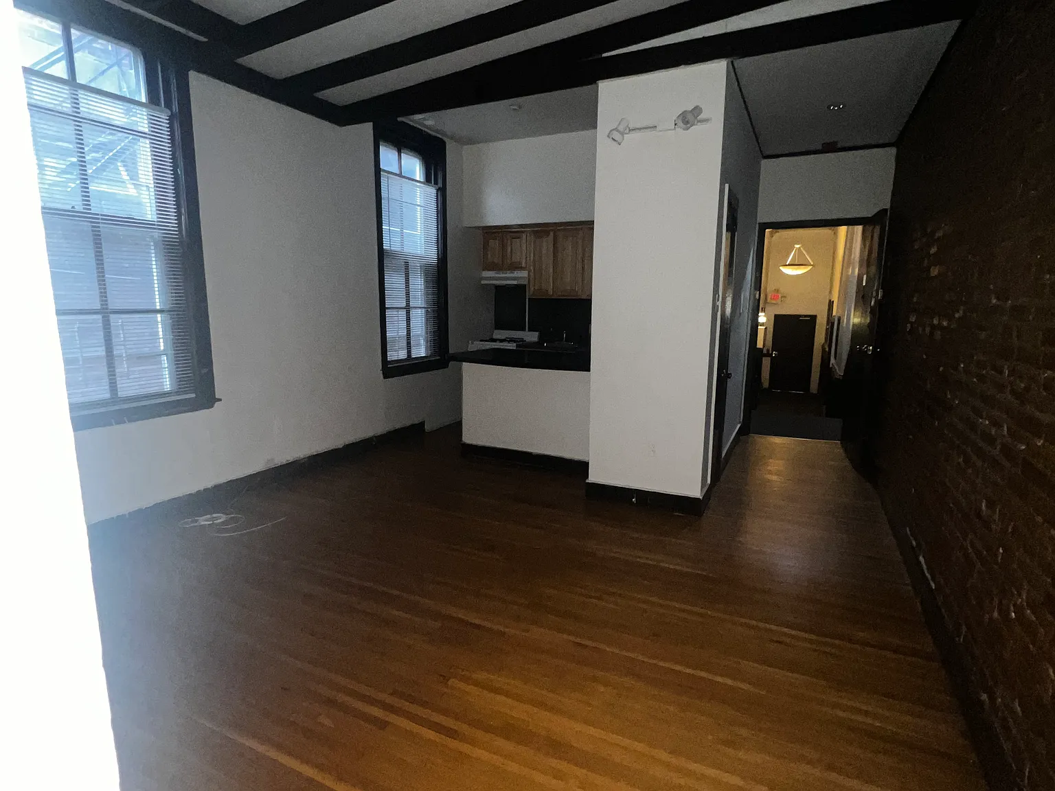 2037 Walnut St — Photo 3