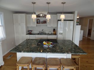 3 Waterfront Way, Holland, MA 01521