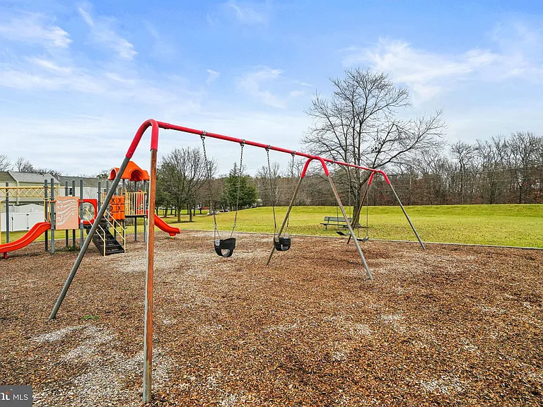 3525 Laurel View Ct — Photo 18