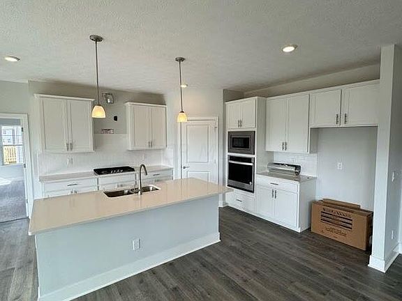 2nd image of 529 Brayshaw Dr