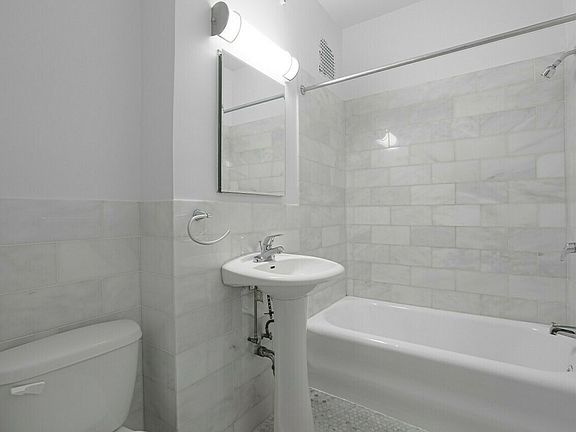 5th image of 160 W 71st St APT 6A