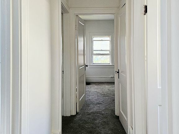 4th image of 148 Nassau Ave Floor 2