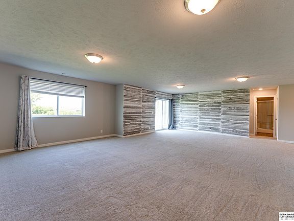 5th image of 5110 N 181st St