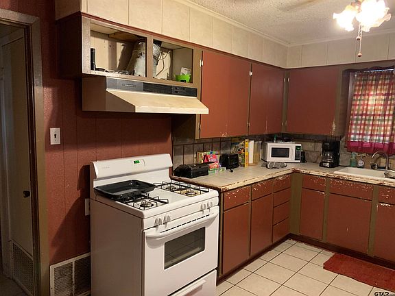 5th image of 411 N Miller St