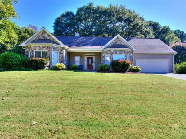 3790 Glen Ian Dr, Loganville, GA 30052