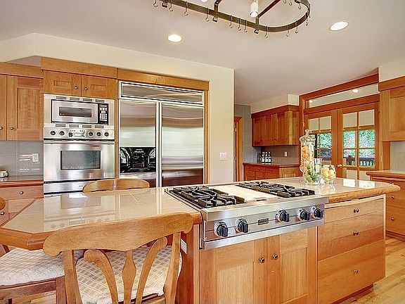 5th image of 8699 NE Triple Crown Ln