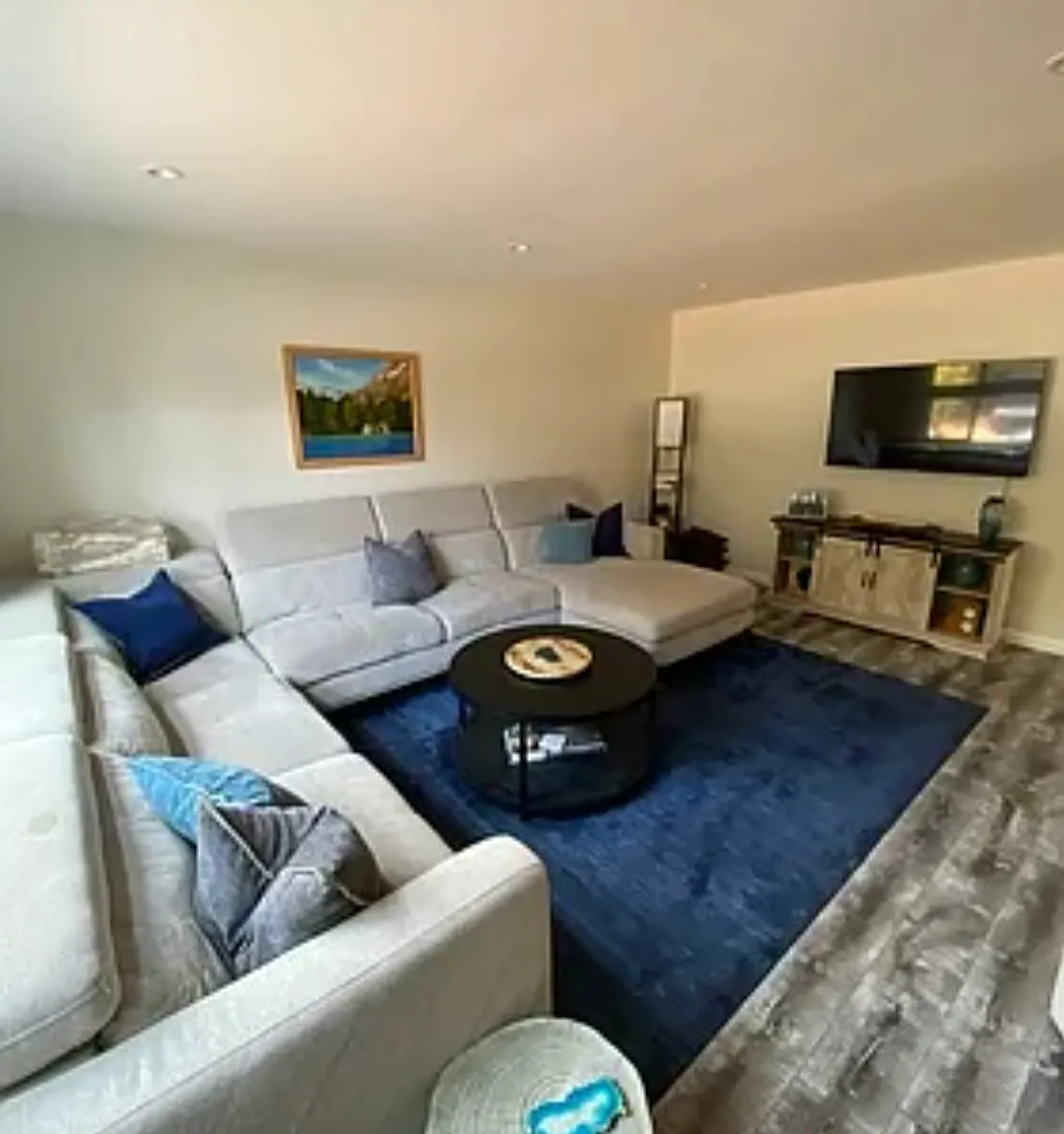 1735 Arrowhead Avenue - 1 — Photo 2