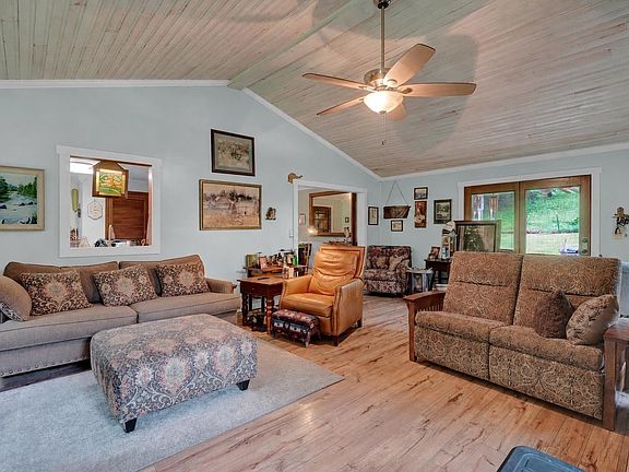 3rd image of 3841 Old Farm Rd