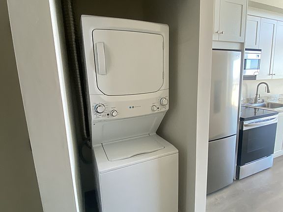2nd image of 3067 N Park Way #712