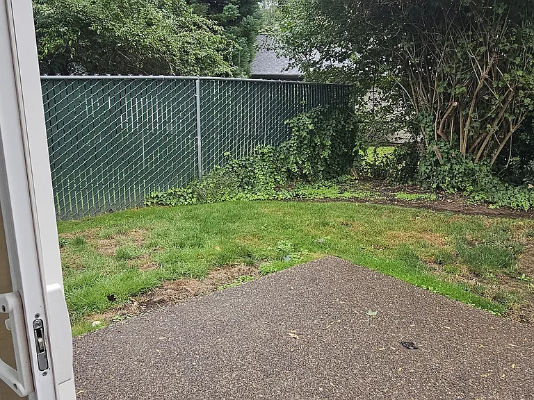 457 NE Knights Bridge Rd — Photo 14