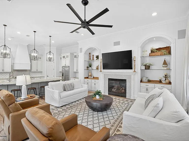 3161 Club Dr — Photo 8