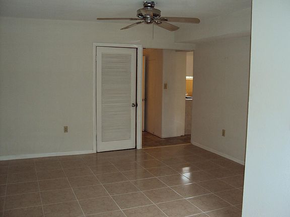 REVERSE VIEW OF THE BEDROOM