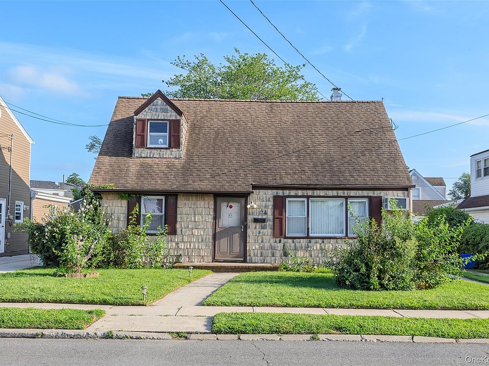 1st image of 44 Pine Lane