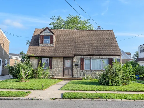 44 Pine Lane, Valley Stream, NY 11581