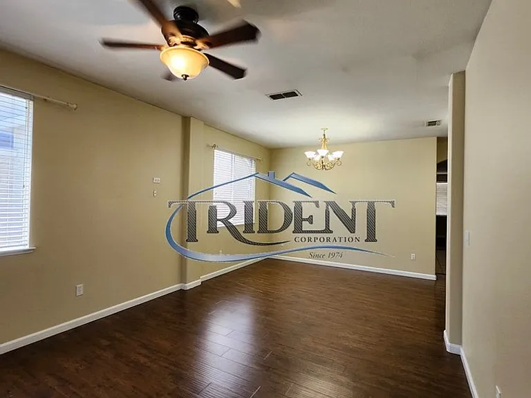 1715 Shoreline Dr — Photo 7
