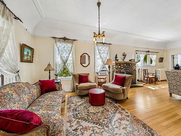 3rd image of 1001 E 4Th Avenue