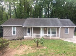 725 Caribbean Dr, Forest Park, GA