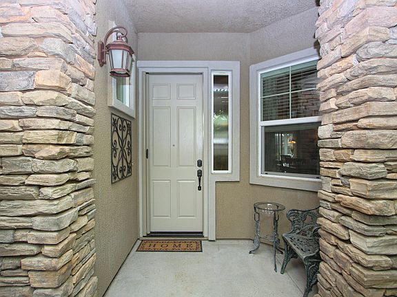 2nd image of 2077 Tracy Ct