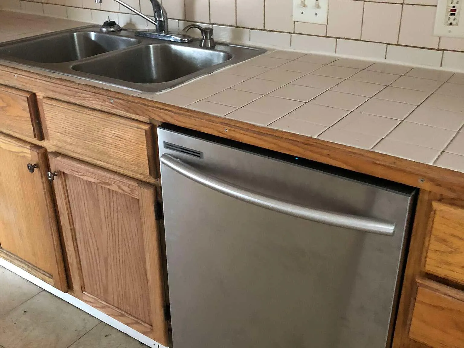 4 bed, $1,800 — Photo 4