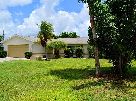 2nd image of 131 E Lake Dr