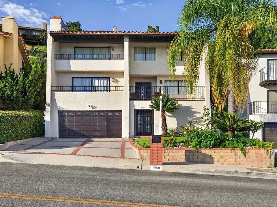 1350 E Tujunga Ave