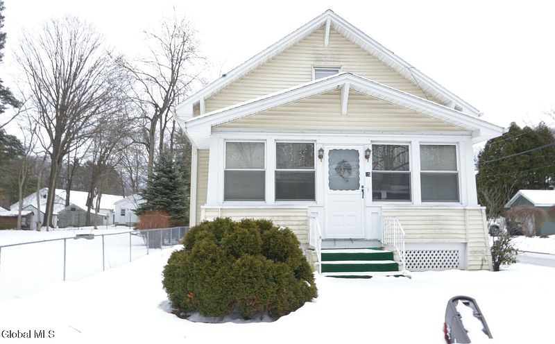 3rd image of 35 Cole Avenue