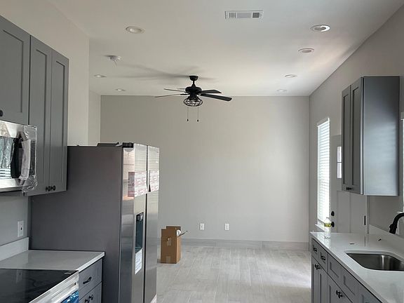 5th image of 9017 Atreus St #2
