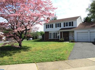 11 Harvest Ln, Burlington, NJ 08016