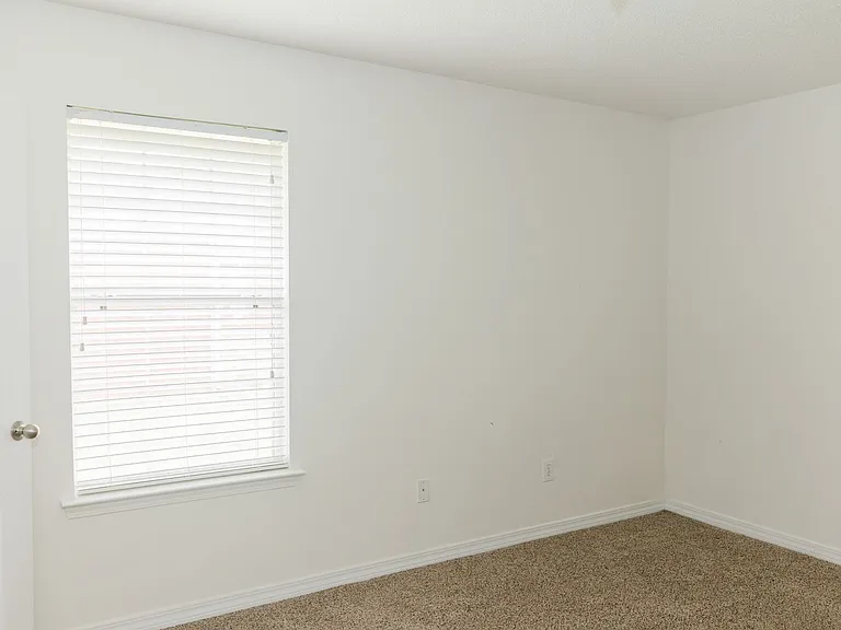 25759 Keldon Ct — Photo 10