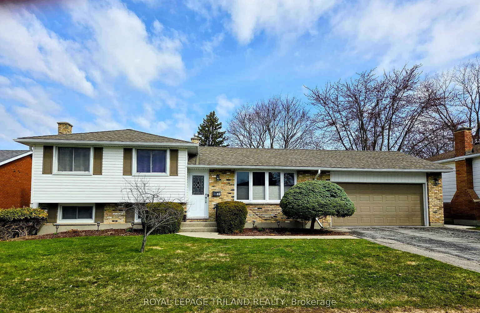 59 Lawrence Ave photo 1