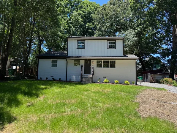 549 Manhasset Rd, Charlotte, NC 28209