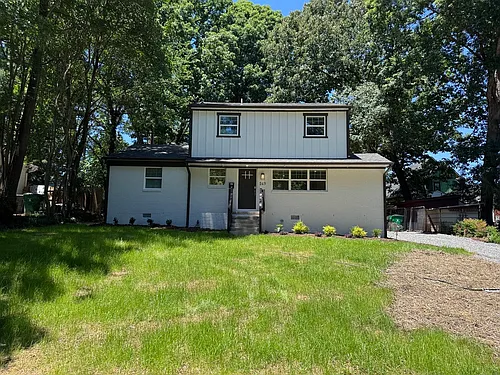 549 Manhasset Rd Photo 1