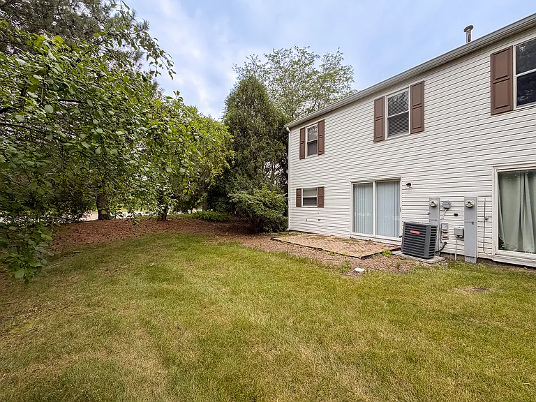 2436 Devonshire Ct — Photo 21