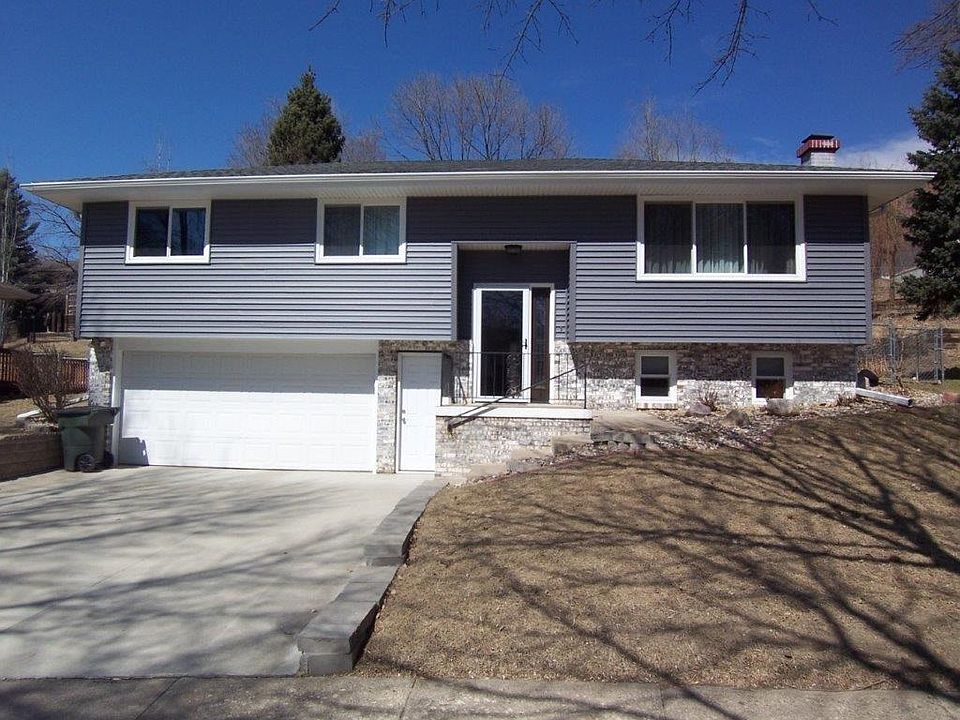 1st image of 4309 Village Green Ct
