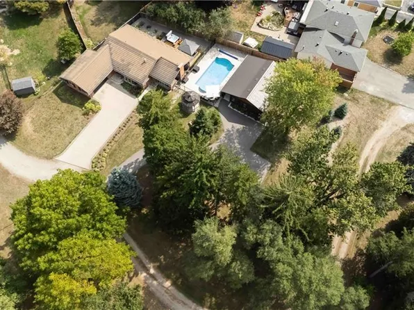 232 Paris Rd, Brantford, ON N3R 1J4