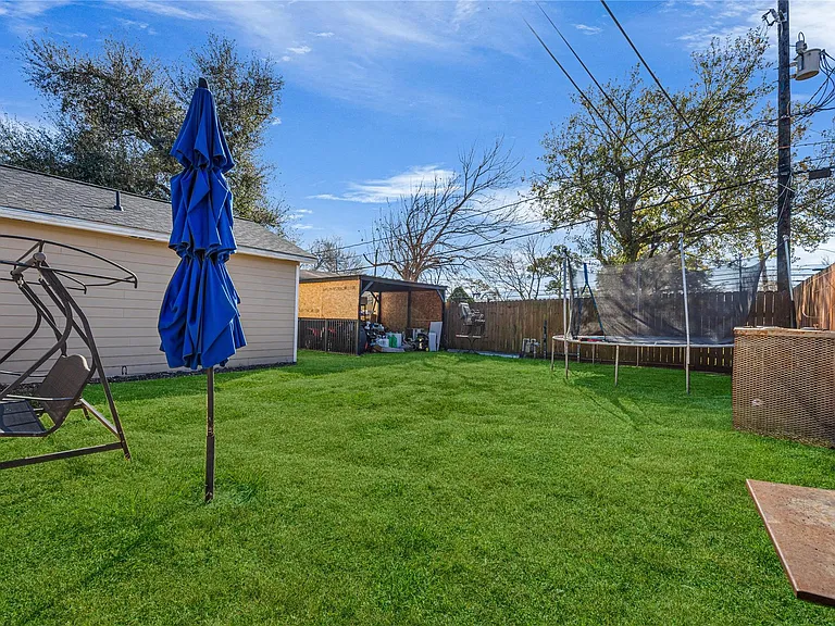 922 Gilpin St — Photo 25