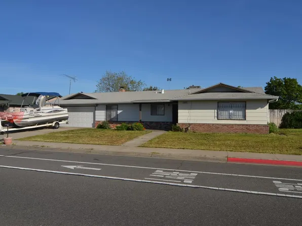 1407 D St, Oakdale, CA 95361