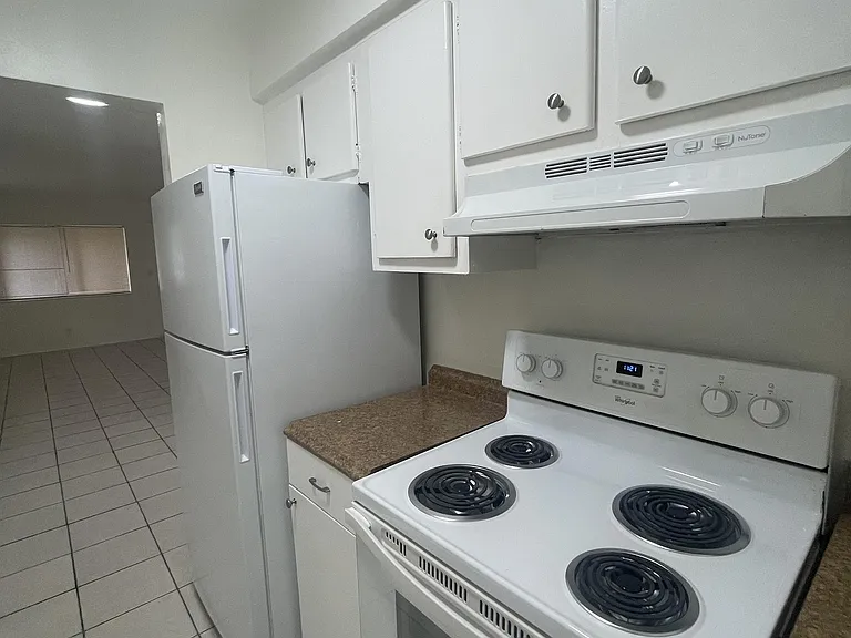 2509 NW 9th Ave — Photo 5
