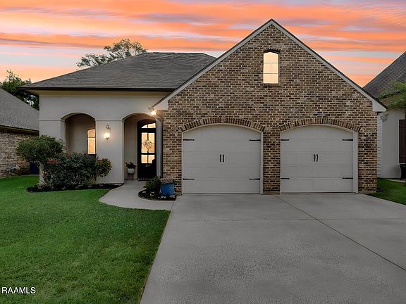 2nd image of 219 Country Park Dr