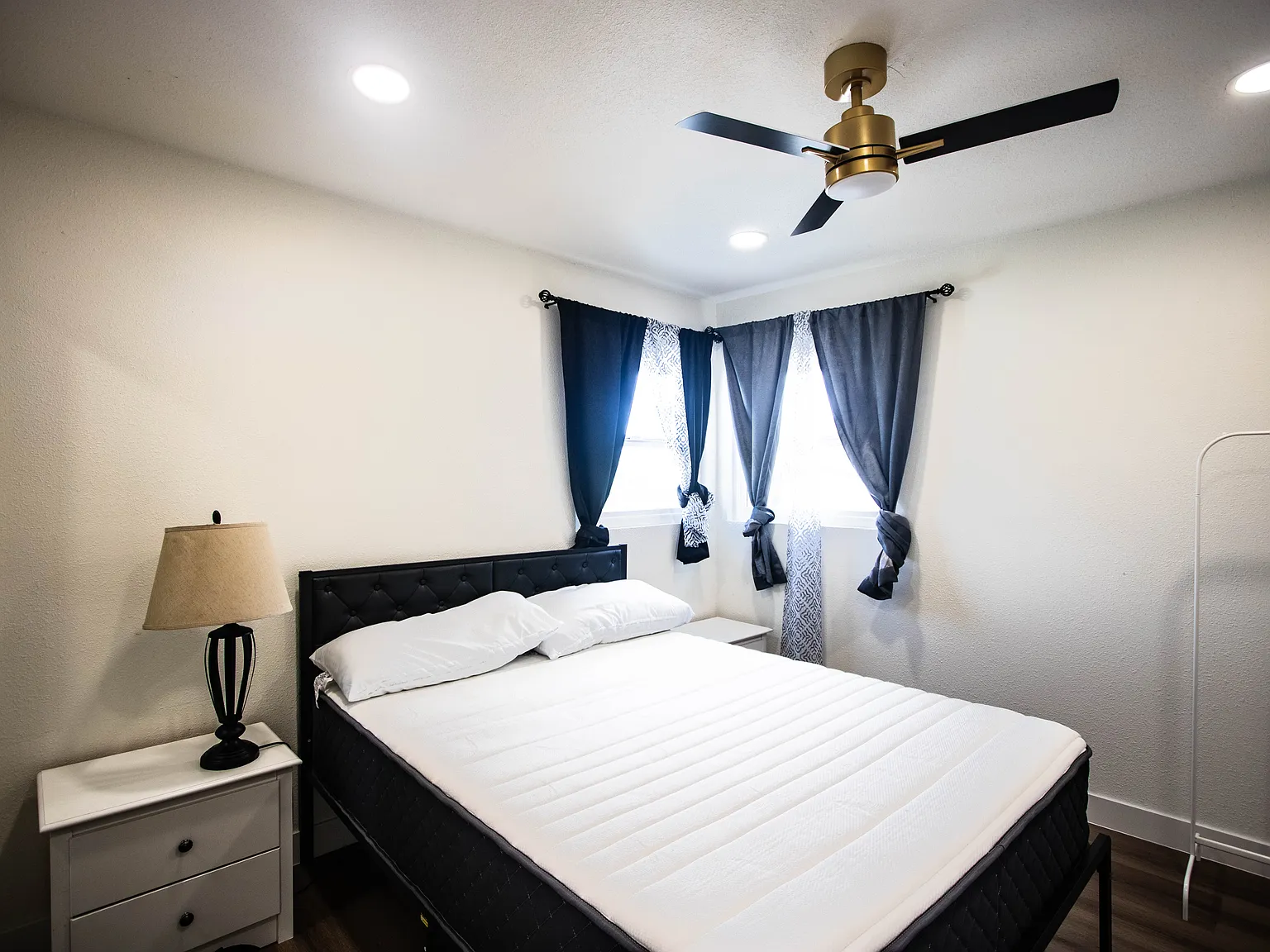 4 bed, 2019 sqft, $1,300 — Photo 2