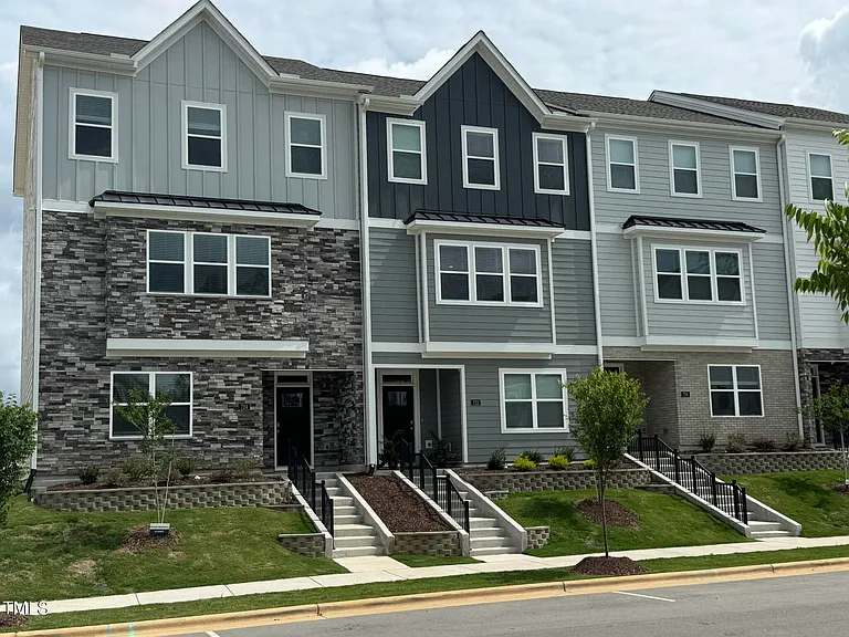 724 Dorset Stream Dr — Photo 1