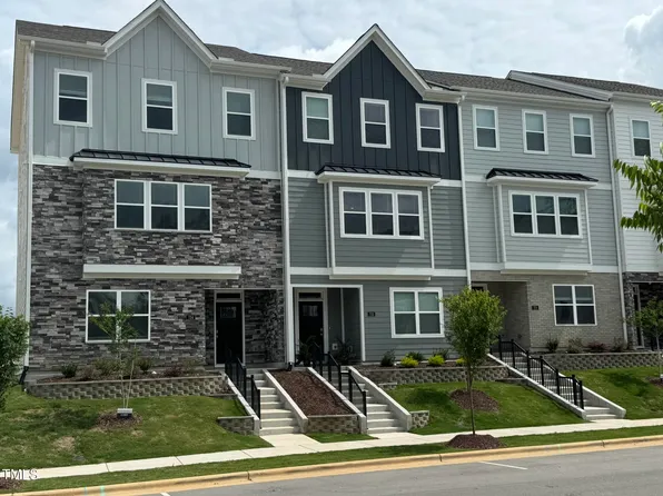 724 Dorset Stream Dr, Fuquay Varina, NC 27526