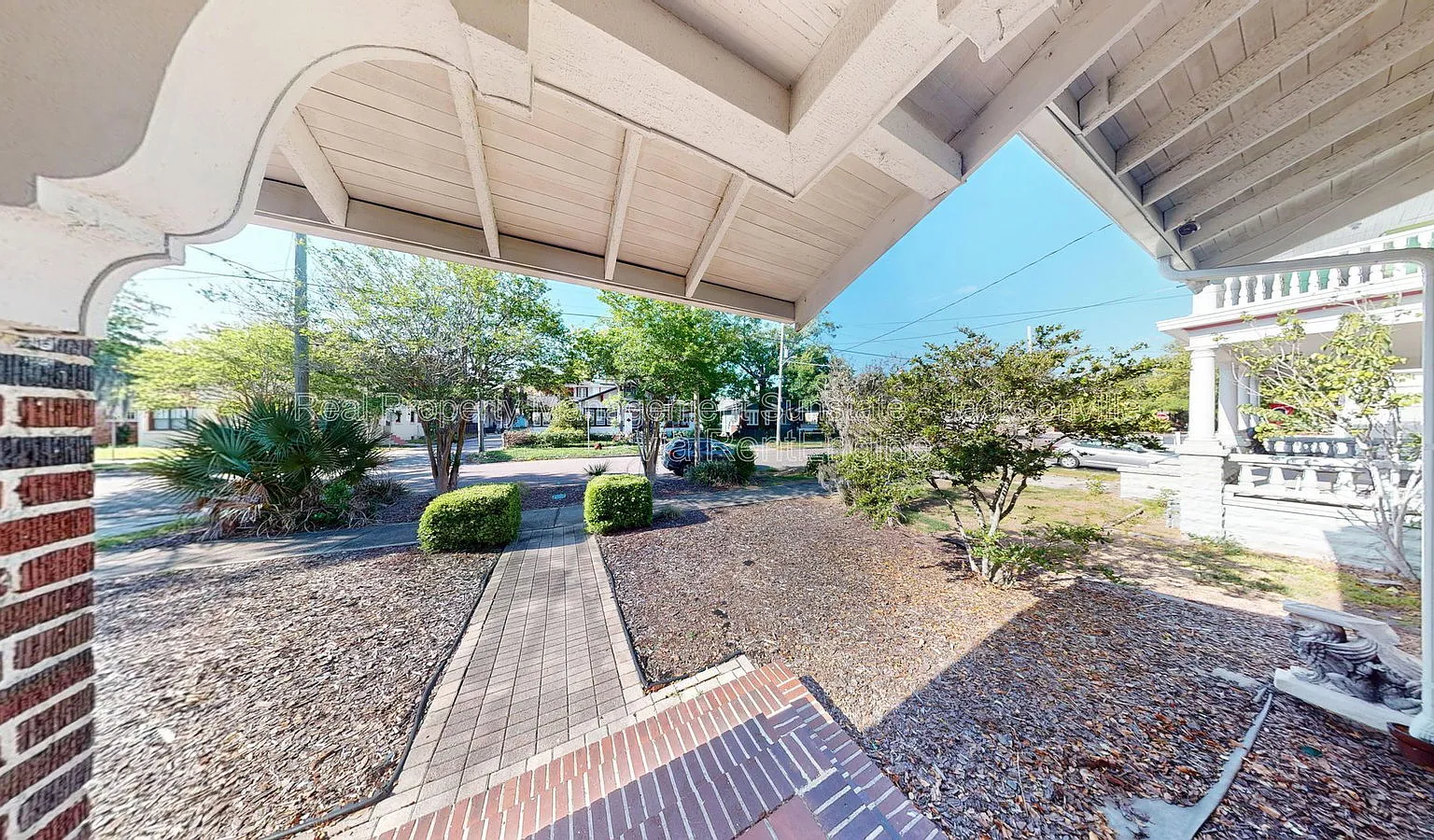 3 bed, 1.0 bath, 1200 sqft, $1,500 — Photo 2