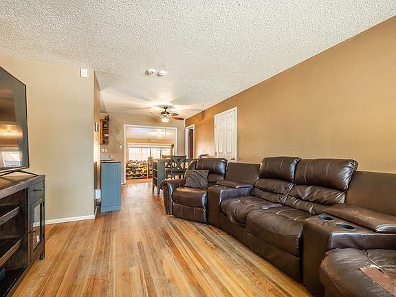4th image of 61 Loch Lomond Ln