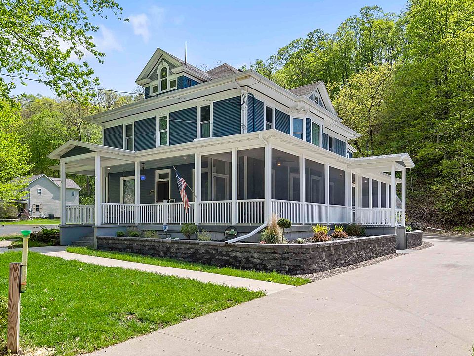 122 S Main St, Potosi, WI 53820 Zillow