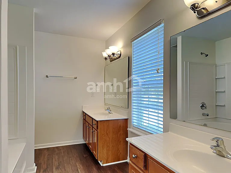 4095 Shadetree Dr — Photo 11