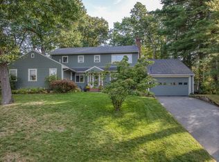 9 Wing Rd, Lynnfield, MA 01940