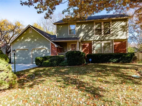 316 Tall Grass Dr, Lawrence, KS 66049