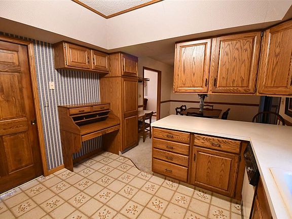 5th image of 3904 H Ave